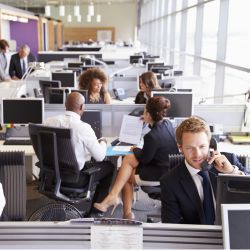 10 bis 40 Mitarbeiter